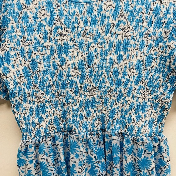 Maeve Anthropologie very stretchy floral top size Large - Picture 5 of 6